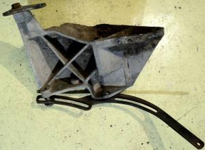 1964 Buick LeSabre AC     generatorfäste