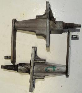 1963  Chrysler Newport    wiper shaft left and right