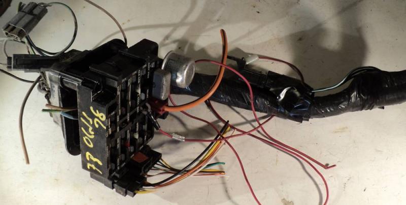 1973 Oldsmobile 98    fuse holder