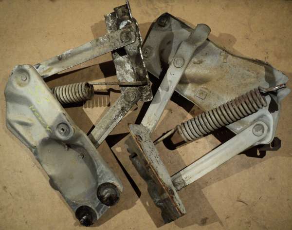 1956  Chrysler     huvgångjärn par