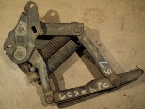 1967   Buick LeSabre    hood hinge pair