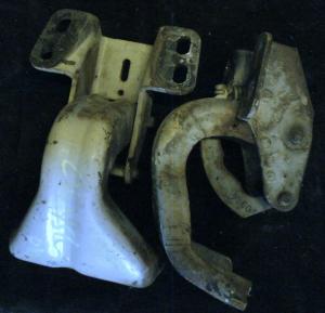 1970 Chrysler Newport door hinge left front pair