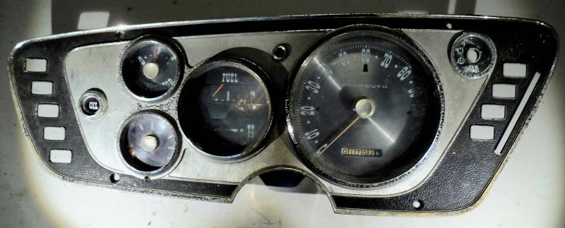 1963  Plymouth Belvedere  instrumenthus     hastighetsmätare, tankmätare, ampärmätare, tempmätare (dålig plast)