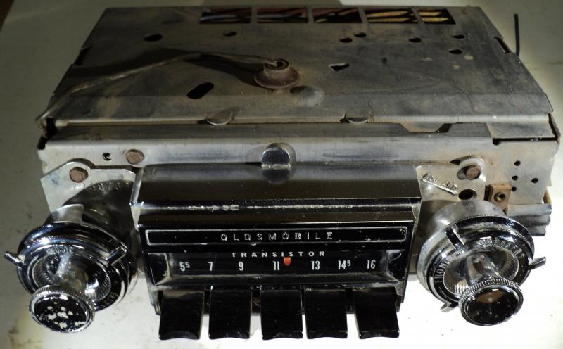 1965   Oldsmobile 88        radio (not tested)  Delco Ser. 31-12958