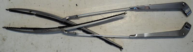 1960   Oldsmobile           wiper arms (pair)