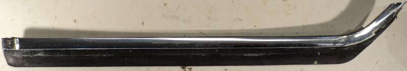 1968 Cadillac  ht side window list chrome part         right