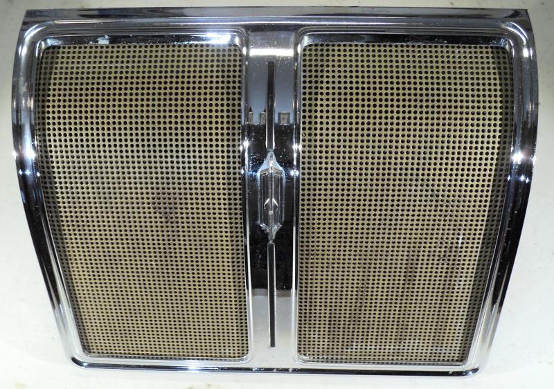 1969   Oldsmobile 88  2dr ht speaker grille back seat