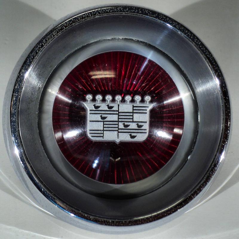 1961 Cadillac Fleetwood        steering wheel center