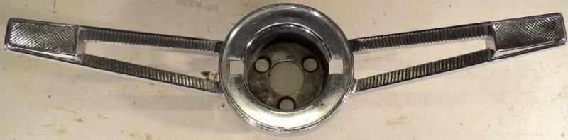 1961 Chevrolet    horn ring