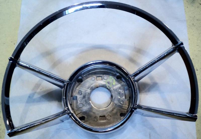 1960 Lincoln Continental    horn ring