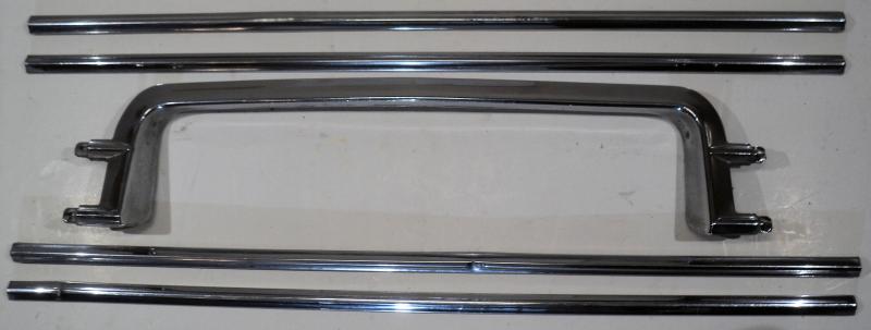 1968   Oldsmobile 98    chrome koffort door (2 moldings with bumps, a few pores in the middle part see picture)