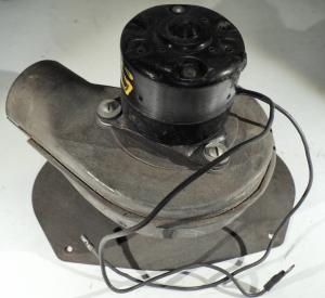 1957  Chrysler Imperial      fan motor rear widow