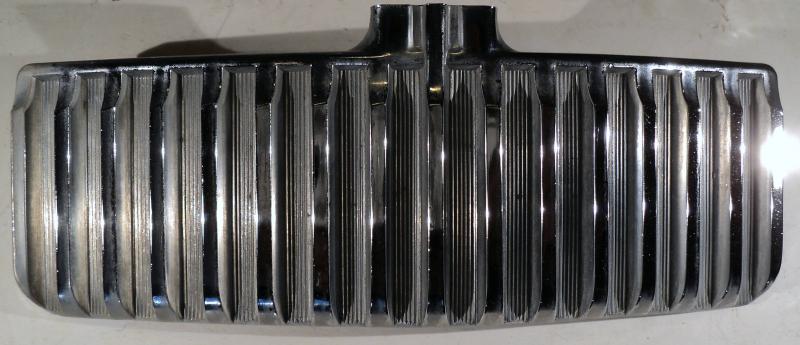 1961   Oldsmobile Super 88      emblem       right front