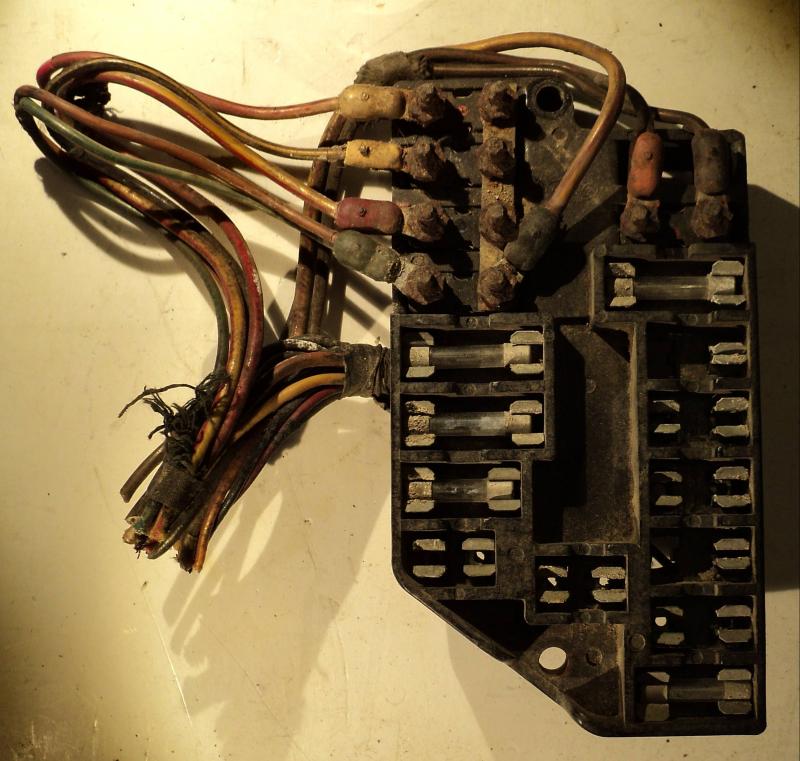 1962 Lincoln   fuse holder