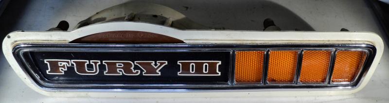 1971 Plymouth Fury III     sidelight right