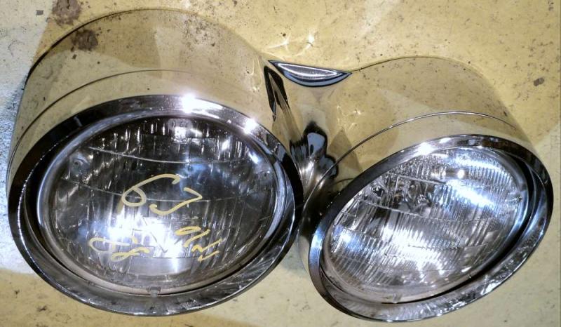 1962 Oldsmobile 88   lamp housing