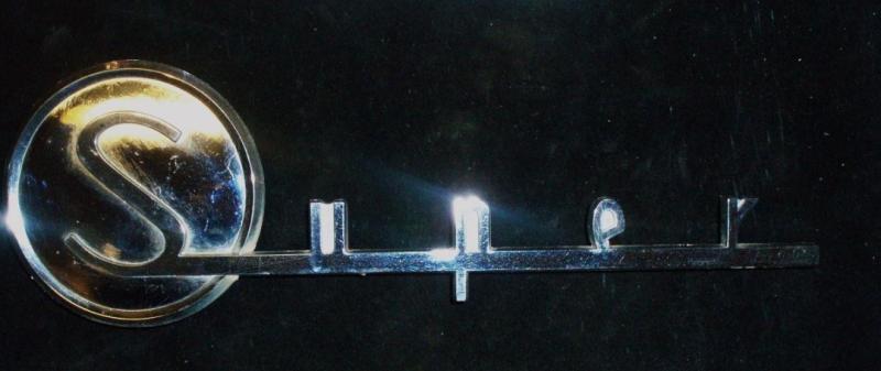 1954 Buick Super emblem