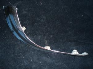 1956 Buick Century kromlist vid grill vänster