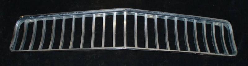 1957 Mercury grill part middle