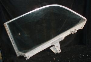 1958 Plymouth 4dr ht side window rear right (bad moldings)
