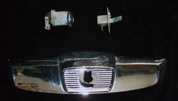 1961 Dodge sw krom, lås & kontakt baklucka