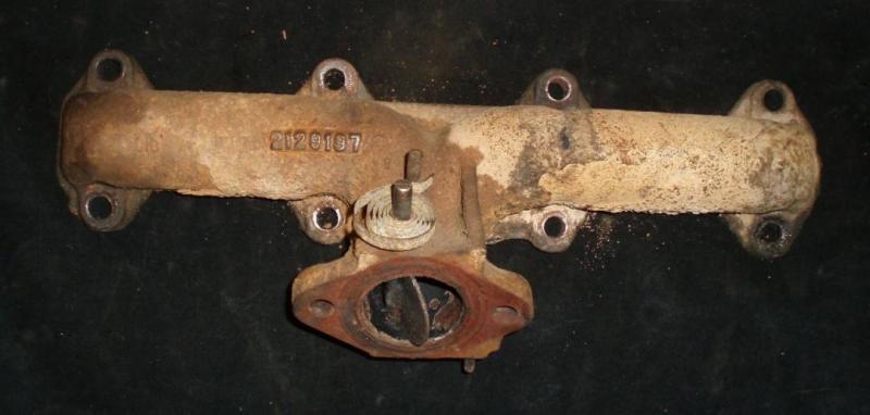 1961 Dodge 318 exhaust manifold right (stuck gate) 2129197 