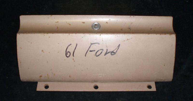 1961 Ford handskfackslucka