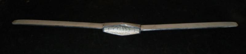 1961 Oldsmobile 98 grill emblem