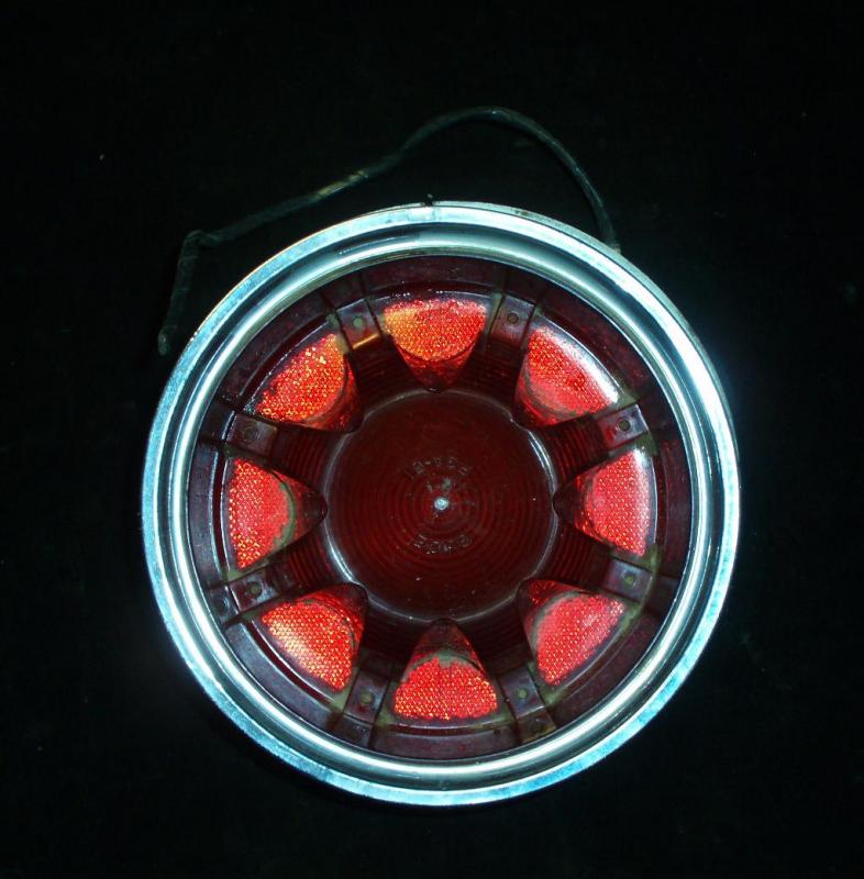 1961 Oldsmobile baklampa (utan kromring)