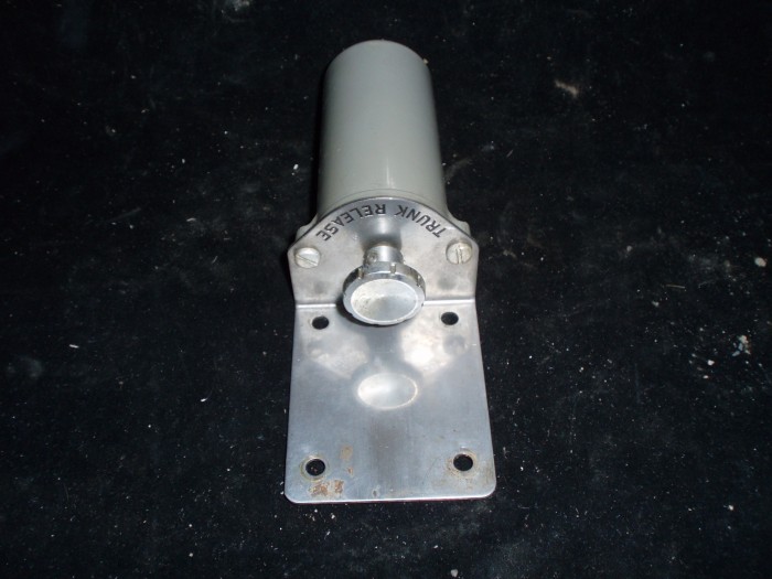 1962 Buick LeSabre trunk opener