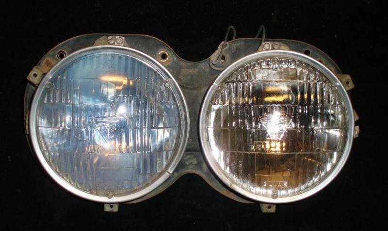 1962 Pontiac headlight pot right