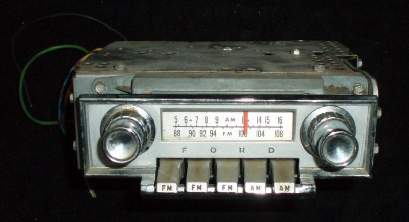 1964 Ford radio AM-FM (ej testad)