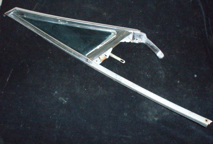 1965 Cadillac 4dr ht ventilation window unit left