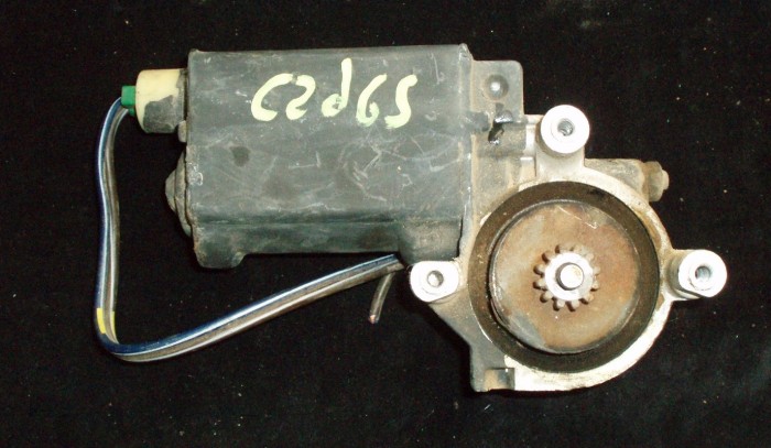 1965 Cadillac power window motor right
