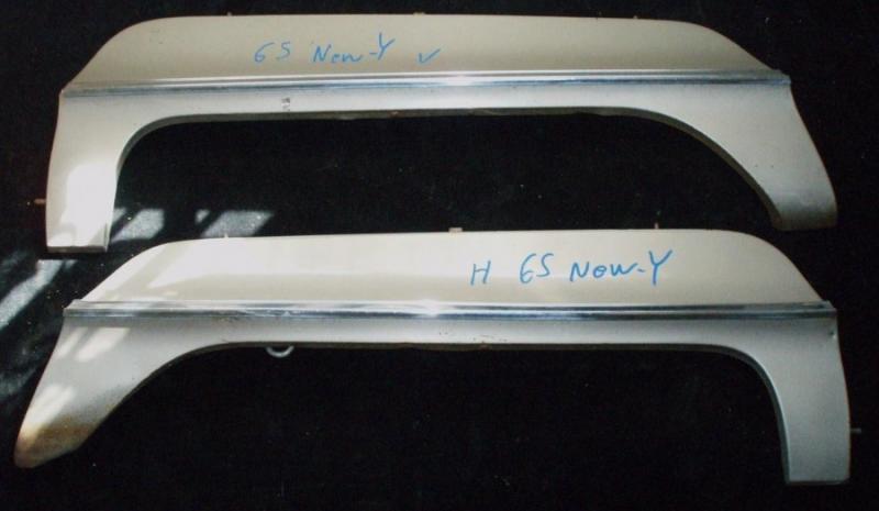 1965 Chrysler New Yorker fenderskirt par