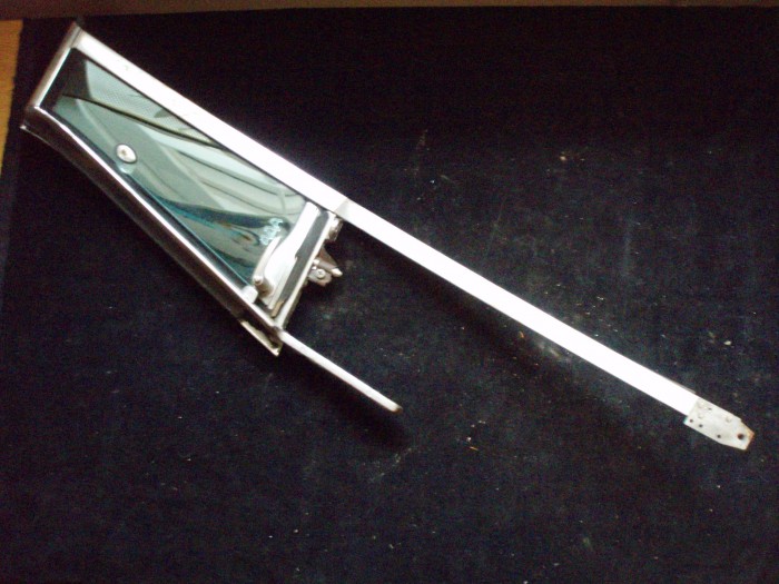 1963 Imperial 2DR HT ventilation window unit right