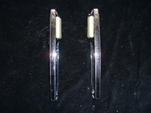 1965 Imperial invändigt dörrhandtag höger + vänster (par)