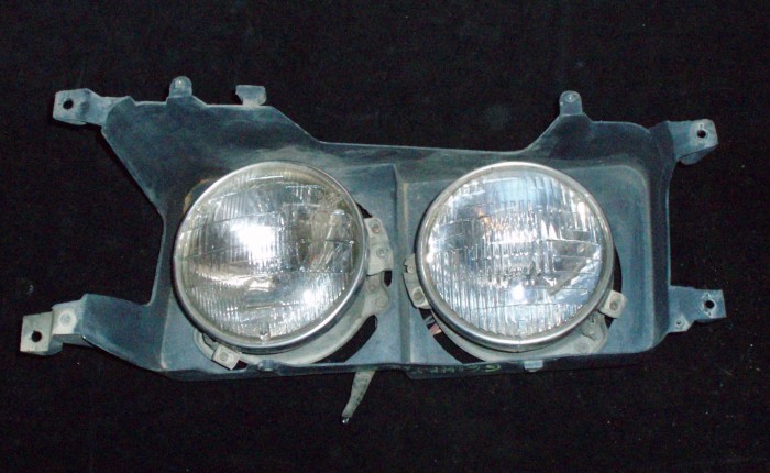1966 Chrysler headlight pots left