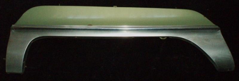 1966 Chrysler New Yorker fender skirt left