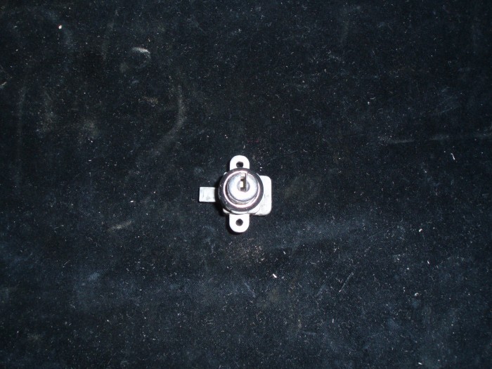 1966 Chrysler New Yorker glove compartment lock