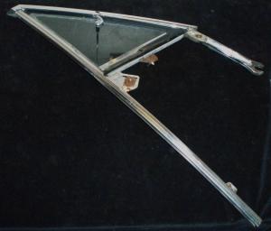 1966 Chrysler 2dr ht ventilationsruta enhet höger