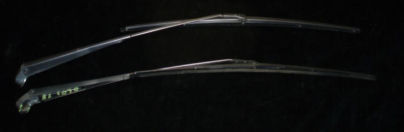 1966 Oldsmobile 98 wiper arms (pair)
