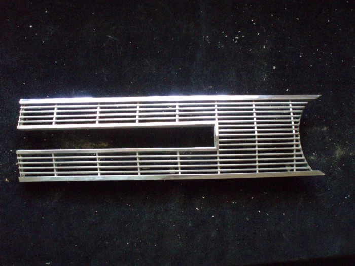 1967 Imperial grill part left