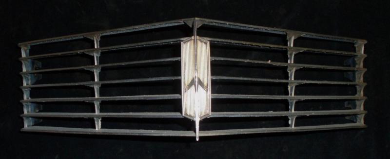 1967 Oldsmobile 98 grill part middle
