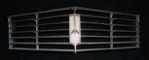 1967 Oldsmobile 98 grill part middle