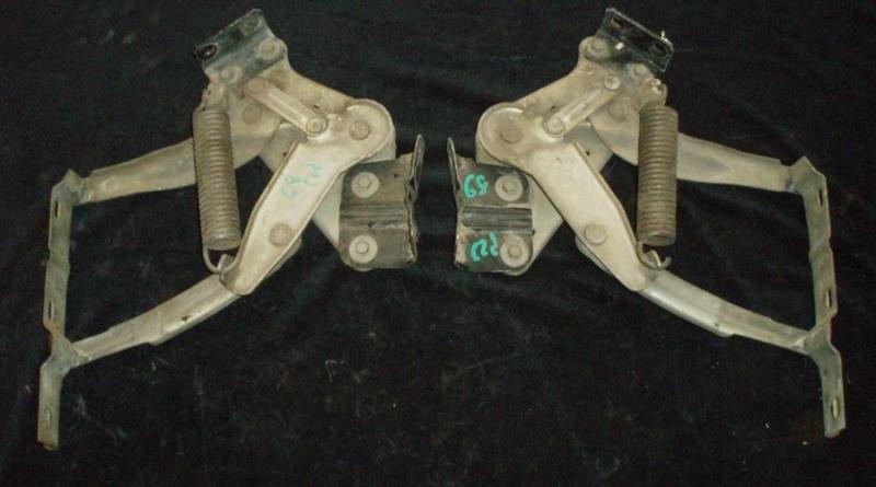 1968 Cadillac huvgångjärn par