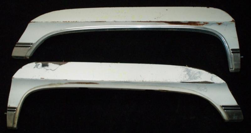 1968 Chrysler Newport fenderskirt par (en hjulhuslist saknas
