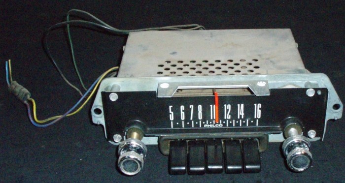 1968 Ford Galaxie radio (not tested)