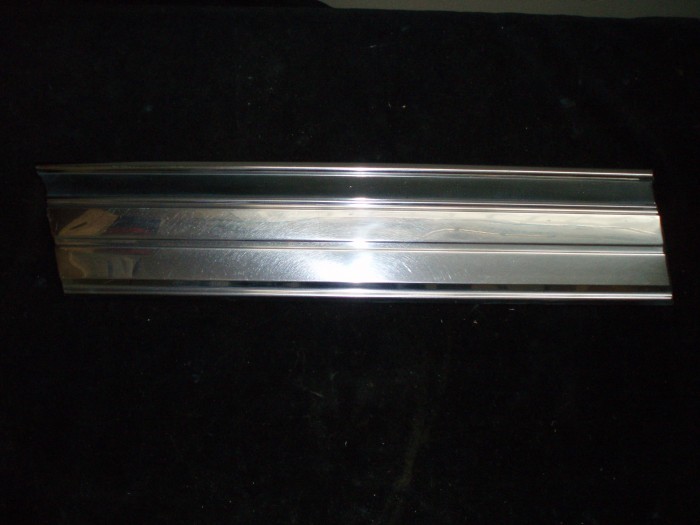 1968 Oldsmobile 98 kromlist vänster