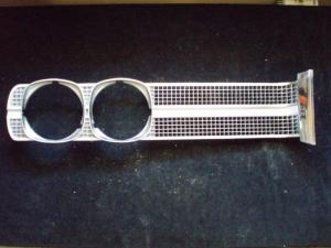 1969 Bonneville grill part left